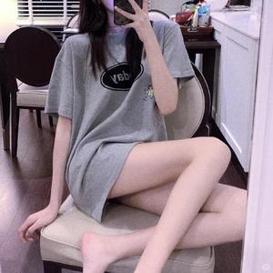 杨思敏的奶头被咬得又红又肿
